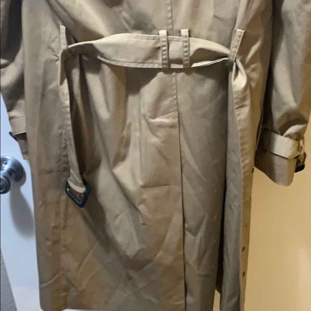 Trench - Picture 9 of 10